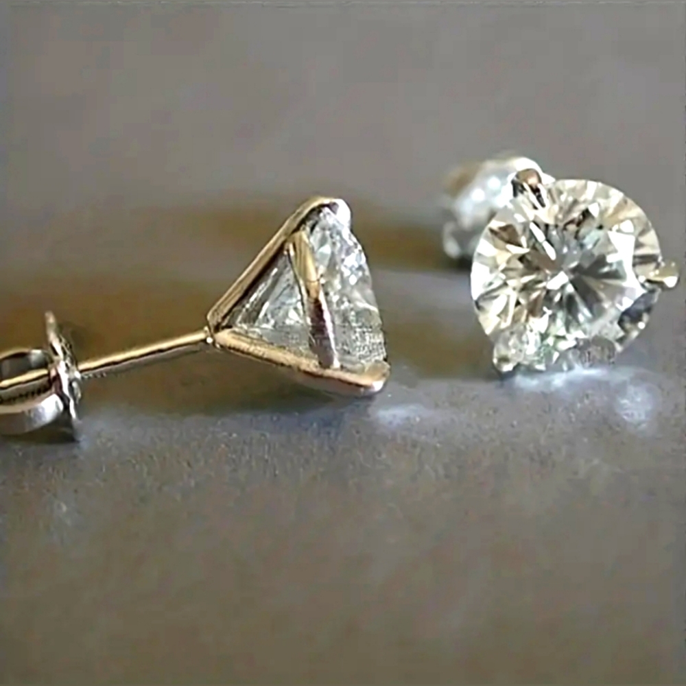 Sparkling Zircon Stud 925 Silver Plated copper earrings. GOLD OR SILVER - Picture 3 of 6